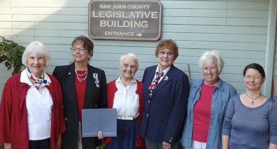 (L to R) Past Regent Jean Thomas