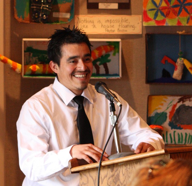 Antonia Zapeta thanked the community for support before he received the key to his new home.