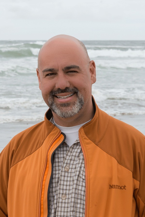 Rev. Berto Gándara.