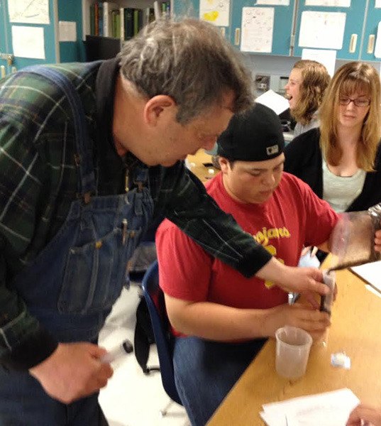 Russel Barsh working with Orcas Island students.