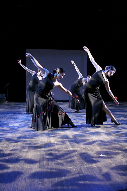 Flamenco Rosario performing Flamenco Ayer Y Hoy.