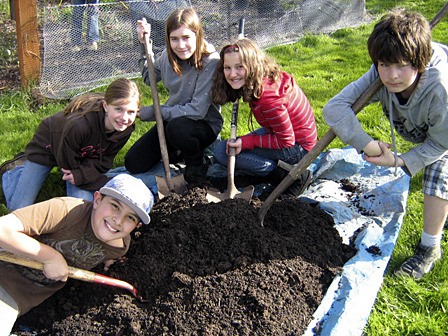 Left to right: Sixth graders Ivan Velazquez