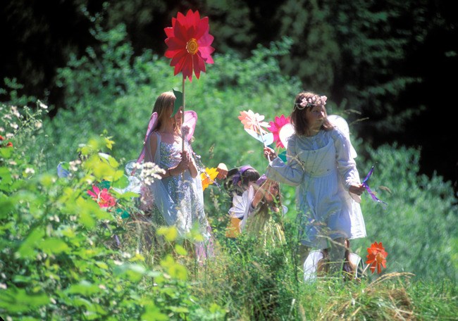 Participants in the Shakespeare Walk that Jane Alden created.