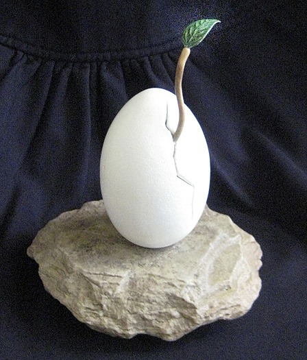 Orcas artist Steve Wesen created the egg pictured above.