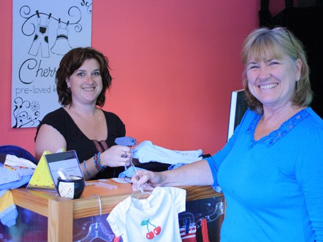 Keri Lago with mom Debbie Post.