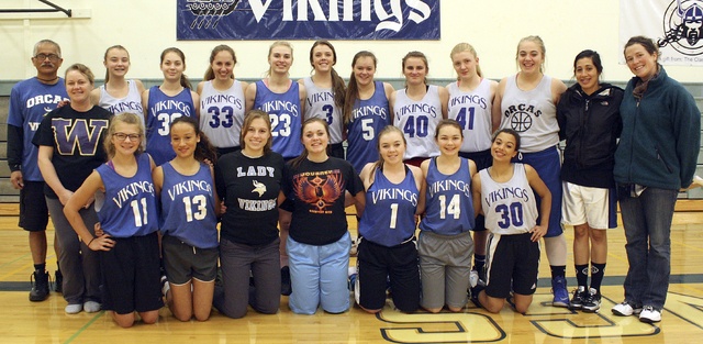 Marty Zier photoThe girls basketball team. Front row: Hailey Moss