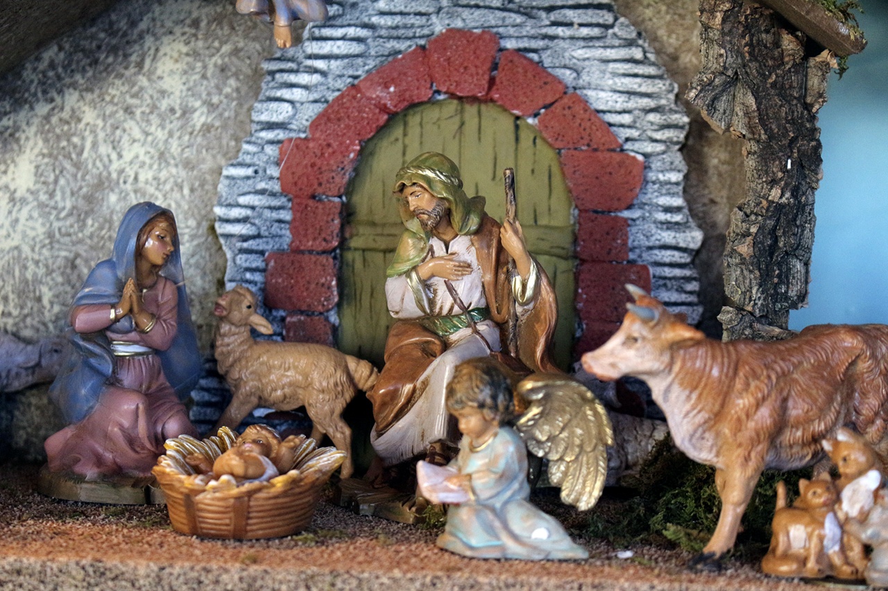 Nativity scene in Emmanuel Church window