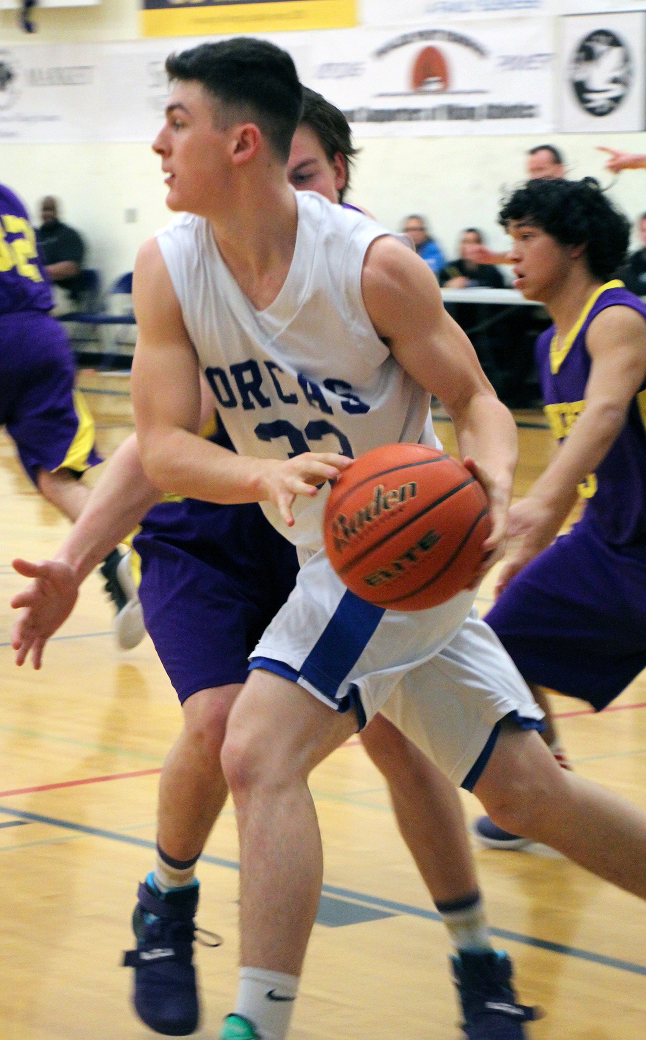 Vikings dominate in basketball