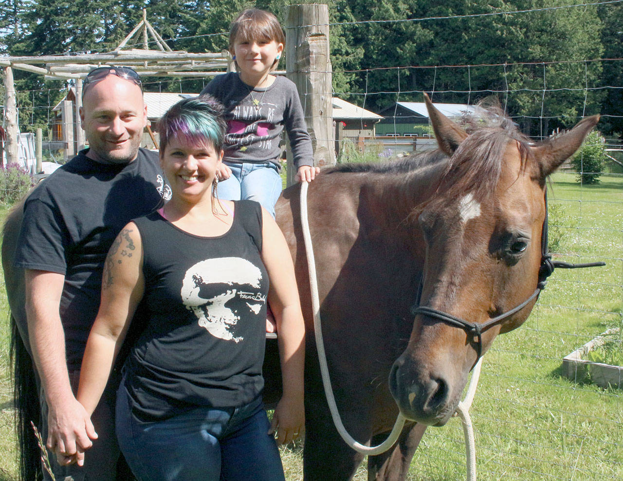 Shawn and Katiyanna                                Shawn, Kaleena, Katiyanna and their horse Karma.