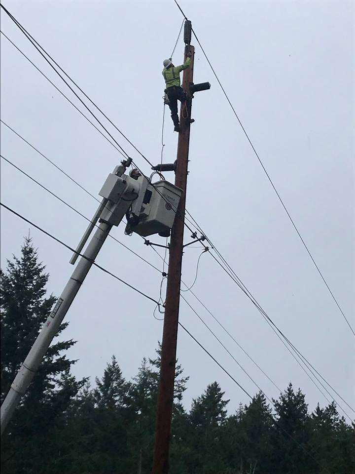 Strong winds lead to island power outages