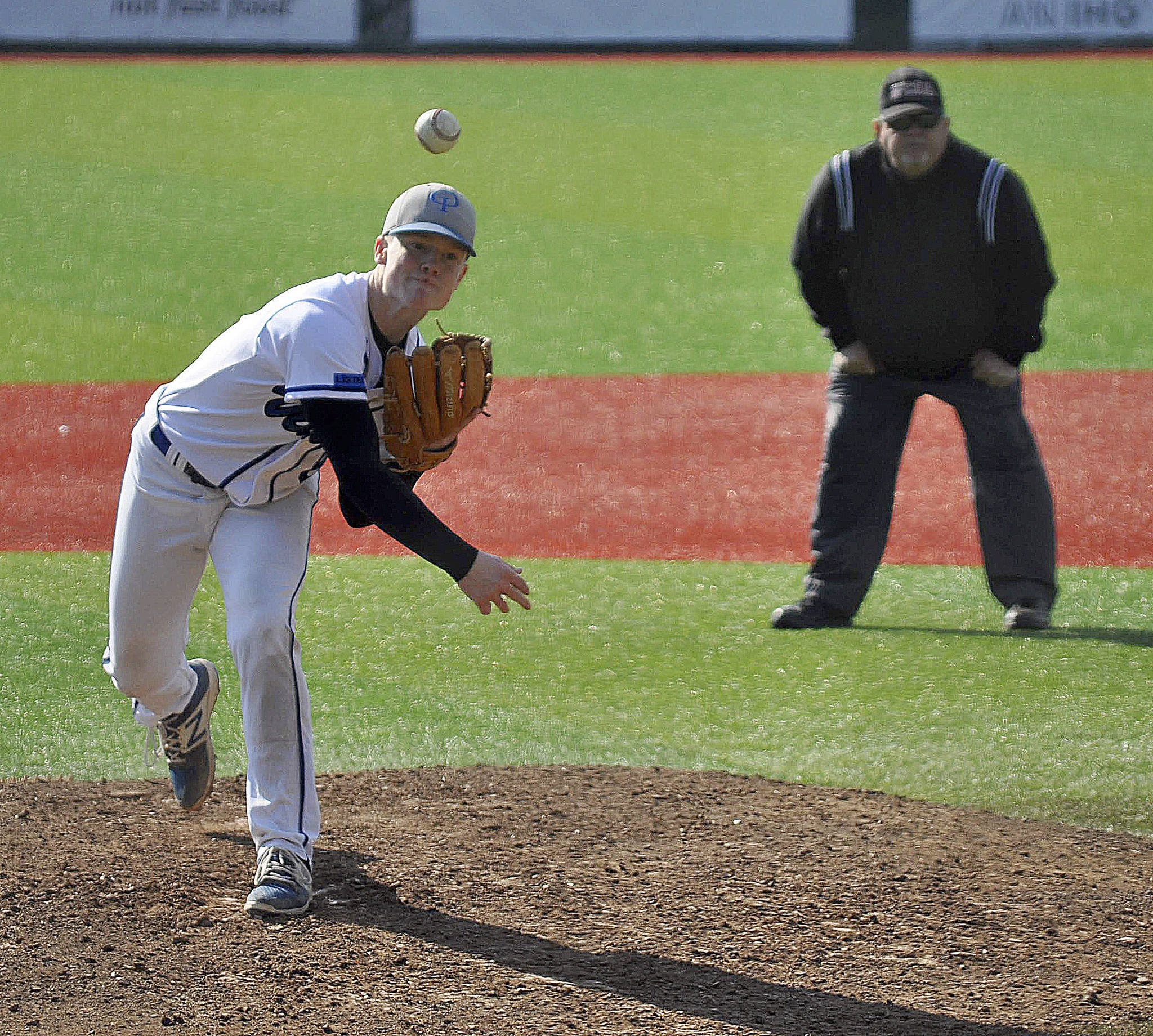 Baseball team wins one, loses one after season starts