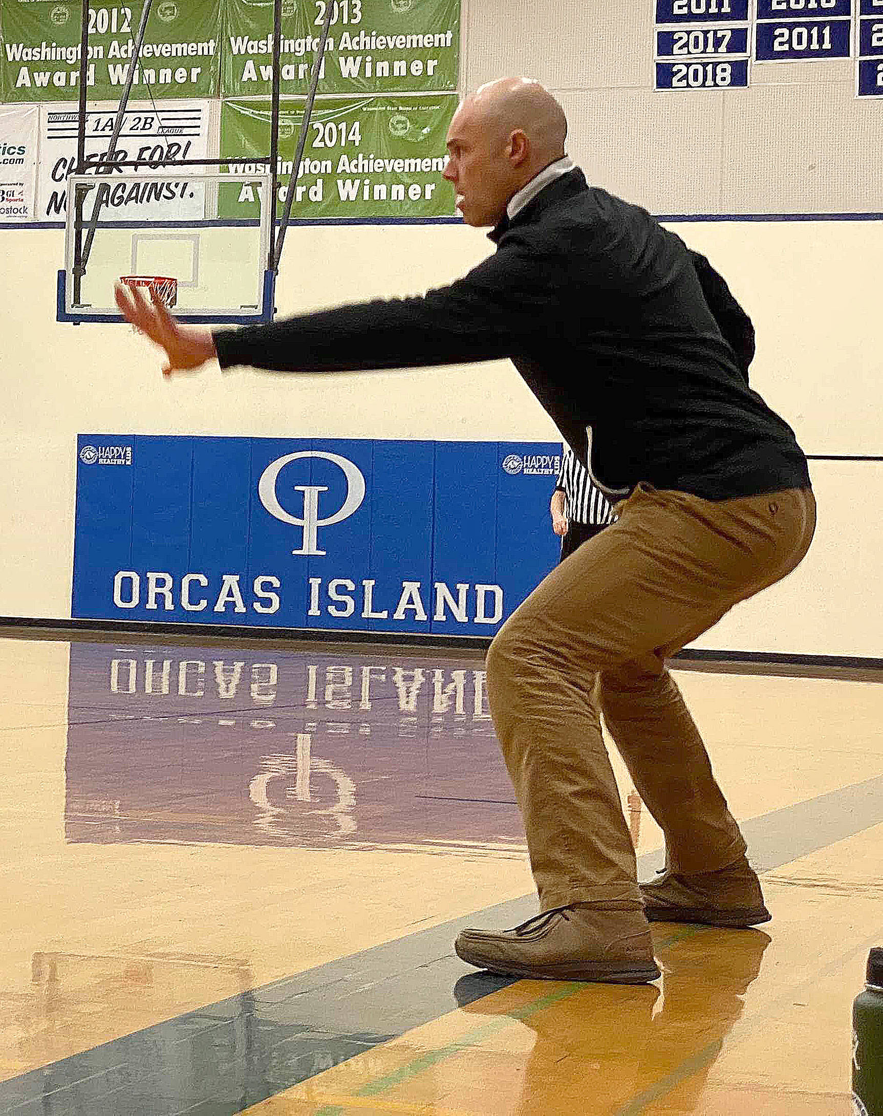 Orcas Vikings battle at home