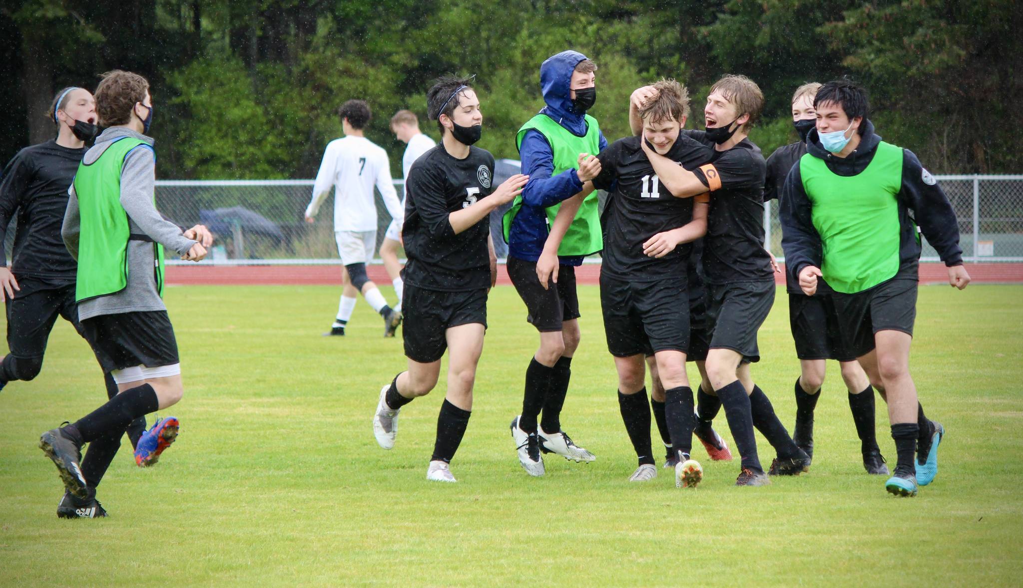 Corey Wiscomb/contributed photo
Viking players rush the field to congratulate Van Putten on the shot and celebrate the win.