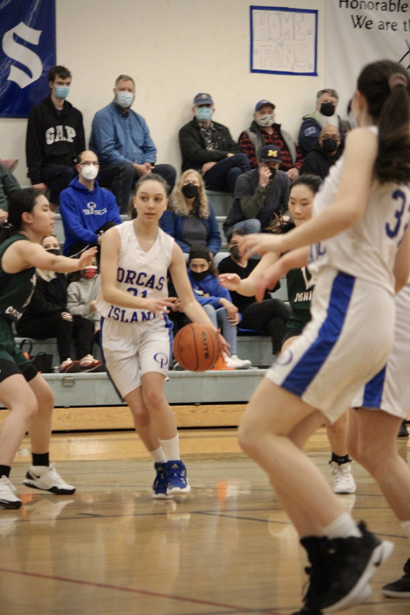 Corey Wiscomb photo
Shaye Spinner drives the lane.