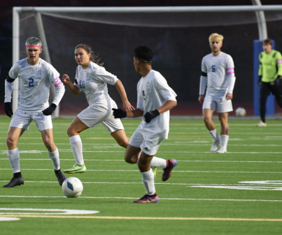 <p>Chris Sutton photo.</p>
                                <p>Seniors (left to right) Tommy Anderson-Cleveland, Celia Groeninger, Pedro Guerra, Diego Lago and Paxton White in the final game against Friday Harbor.</p>