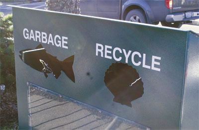 Prototype of the Eastsound trash can project