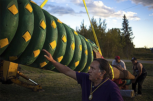 Carver James Jewell at the totem pole raising ceremony.
