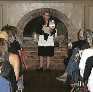 Nancy Pearl discussing books during her recent visit to Orcas.
