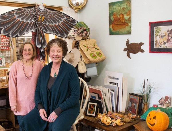 Tina Roye (l) and Susan Malins (r) of Score! Nifty Thrifty.