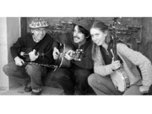 AM String Band travels the islands AM String Band travels the islands