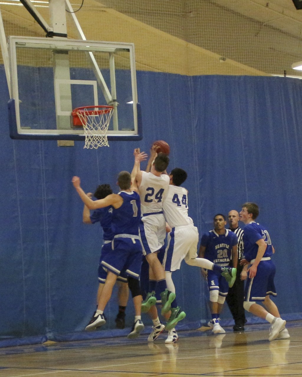 Viking boys are district champs; regional game is Feb. 25 | Photos