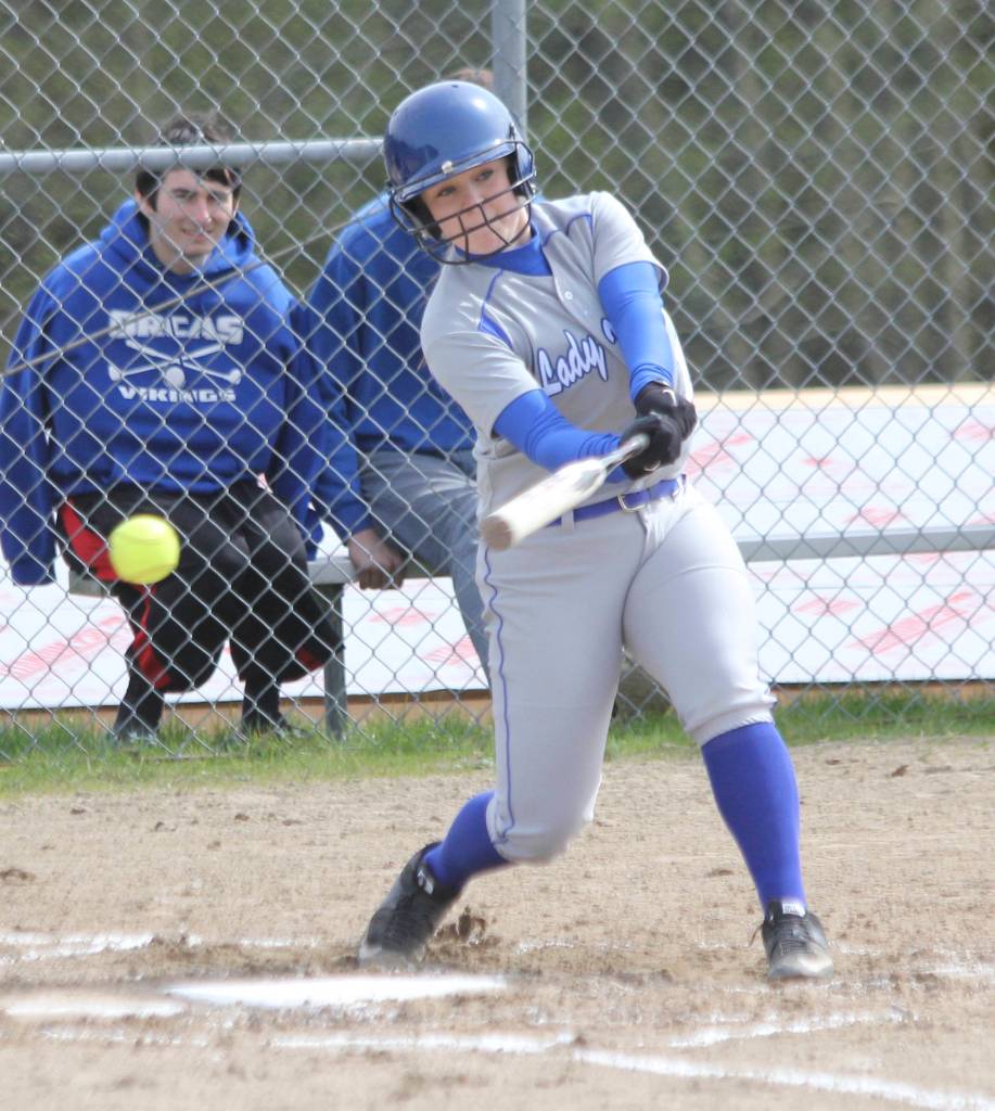 Vikings take on La Conner and Friday Harbor; crew team travels to Lake Stevens for regatta