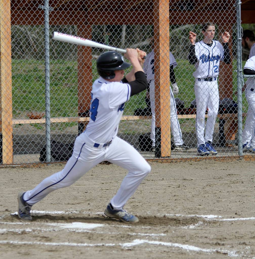Vikings take on La Conner and Friday Harbor; crew team travels to Lake Stevens for regatta