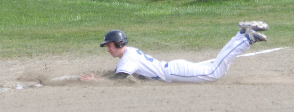 Vikings take on La Conner and Friday Harbor; crew team travels to Lake Stevens for regatta