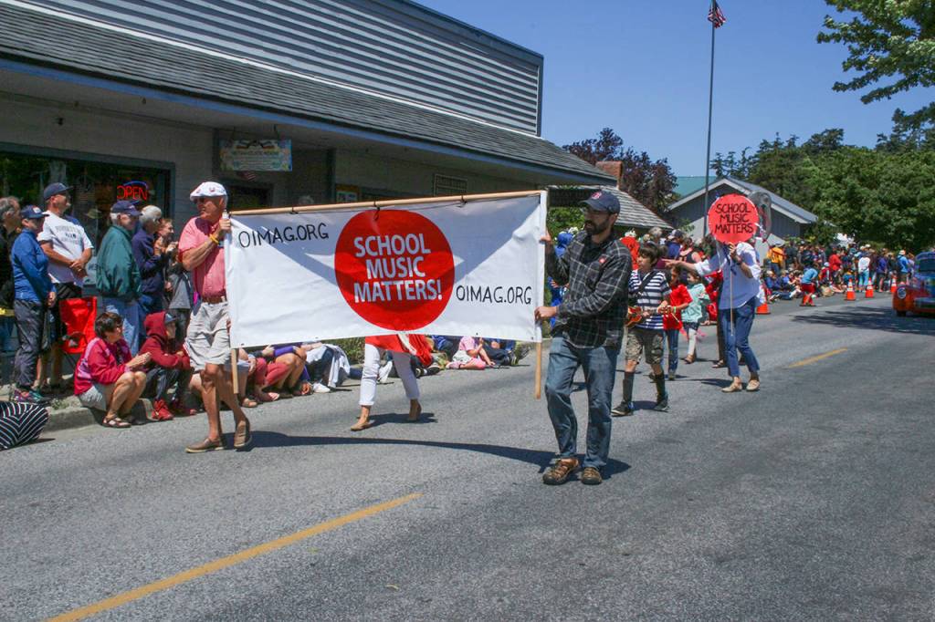 Chamber’s annual Community Parade | Photos