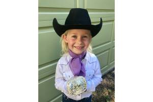 Zwilling wins horse championship buckle