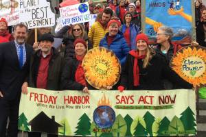Islanders rally in support of Salish Sea-preserving bills