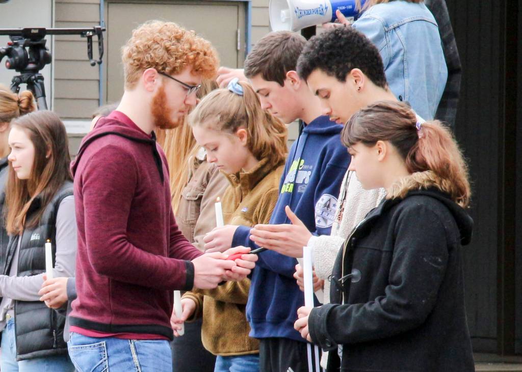 Orcas students honor Parkland shooting victims