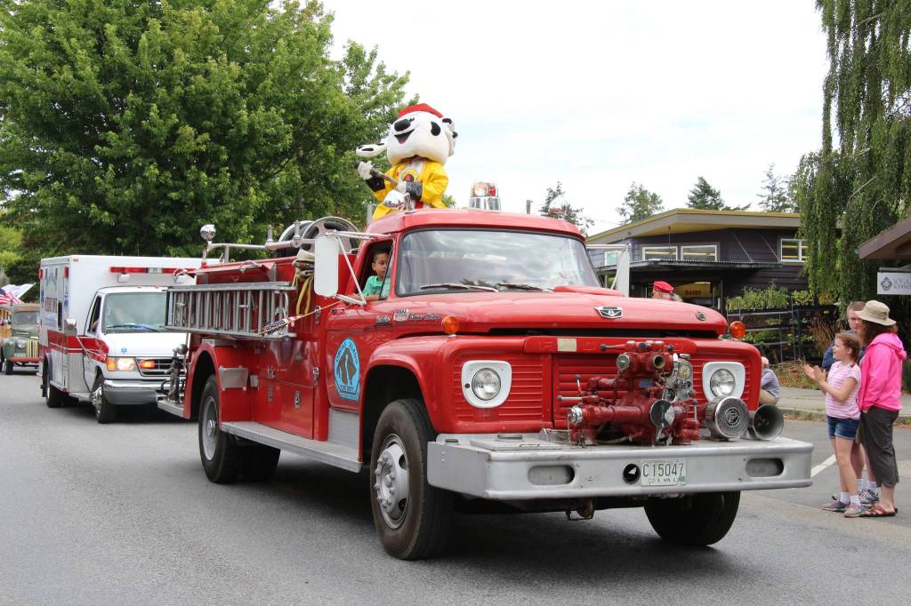 Retro Orcas | July 4th parade