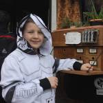 Free tea makes peace a reality