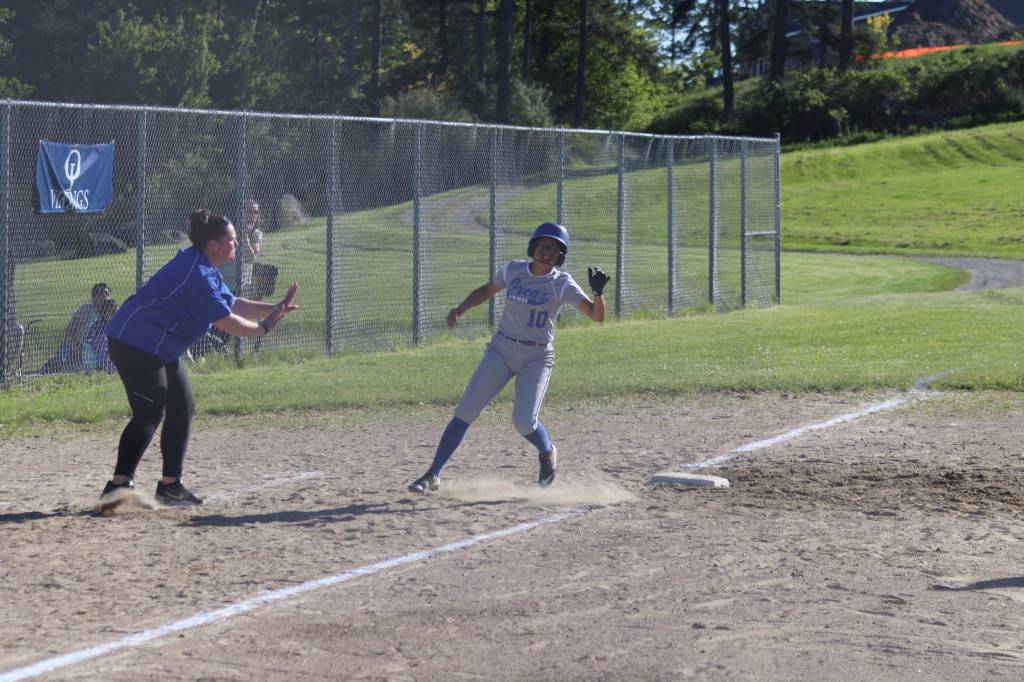 Vikings softball wraps up season on the road