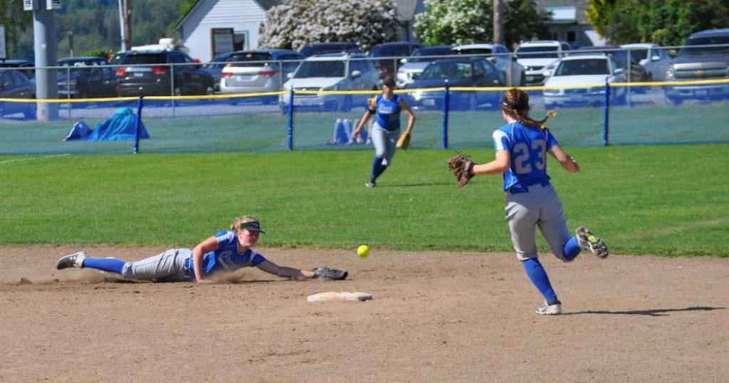 Lady Vikings fall to Friday Harbor in district playoffs
