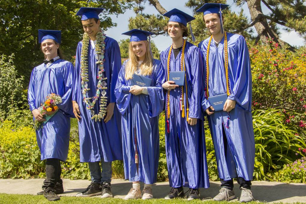 OASIS graduates nine students