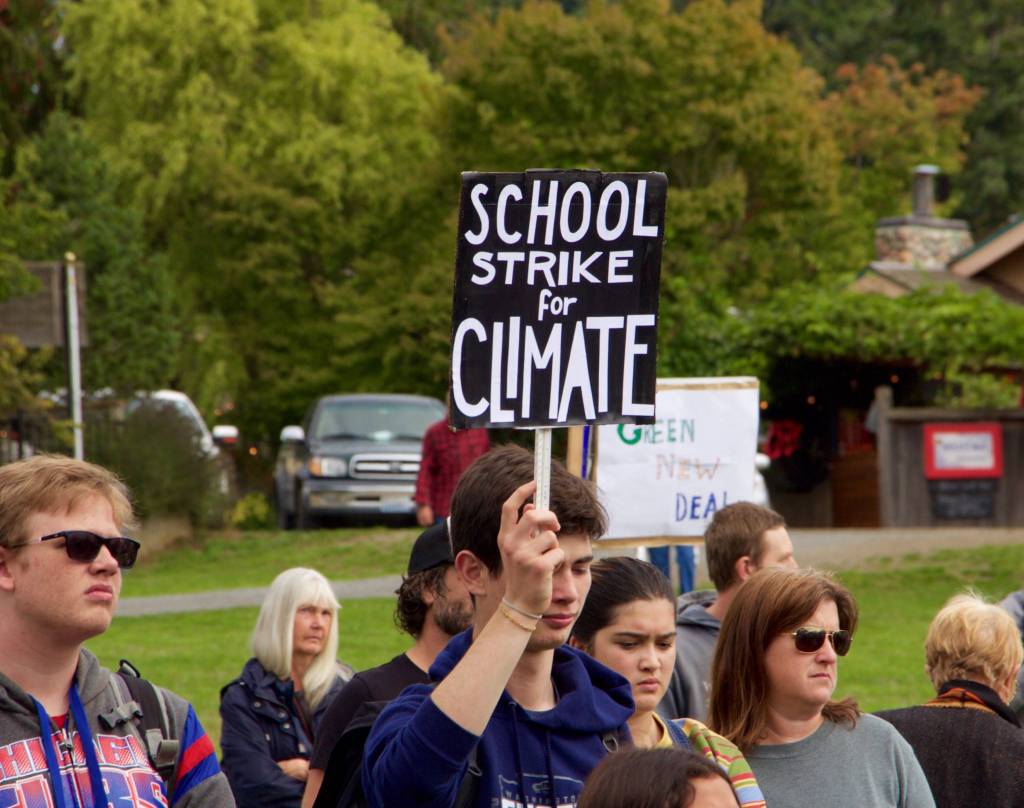 Students organize island strike for climate