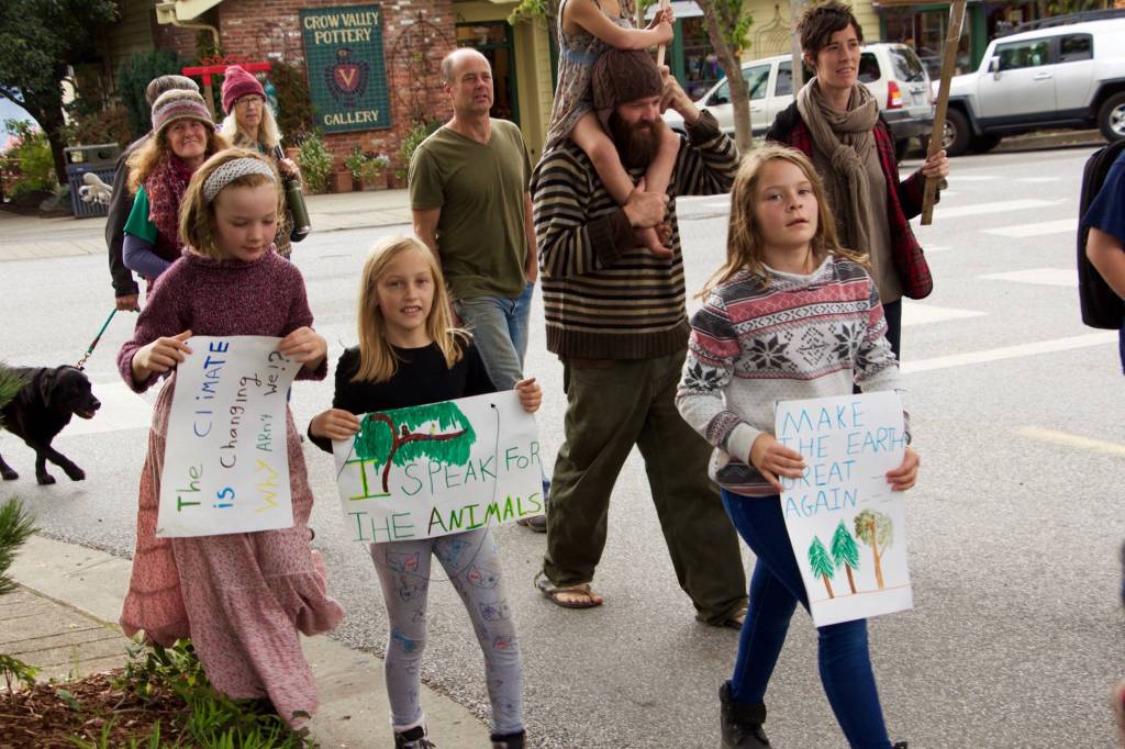 Students organize island strike for climate