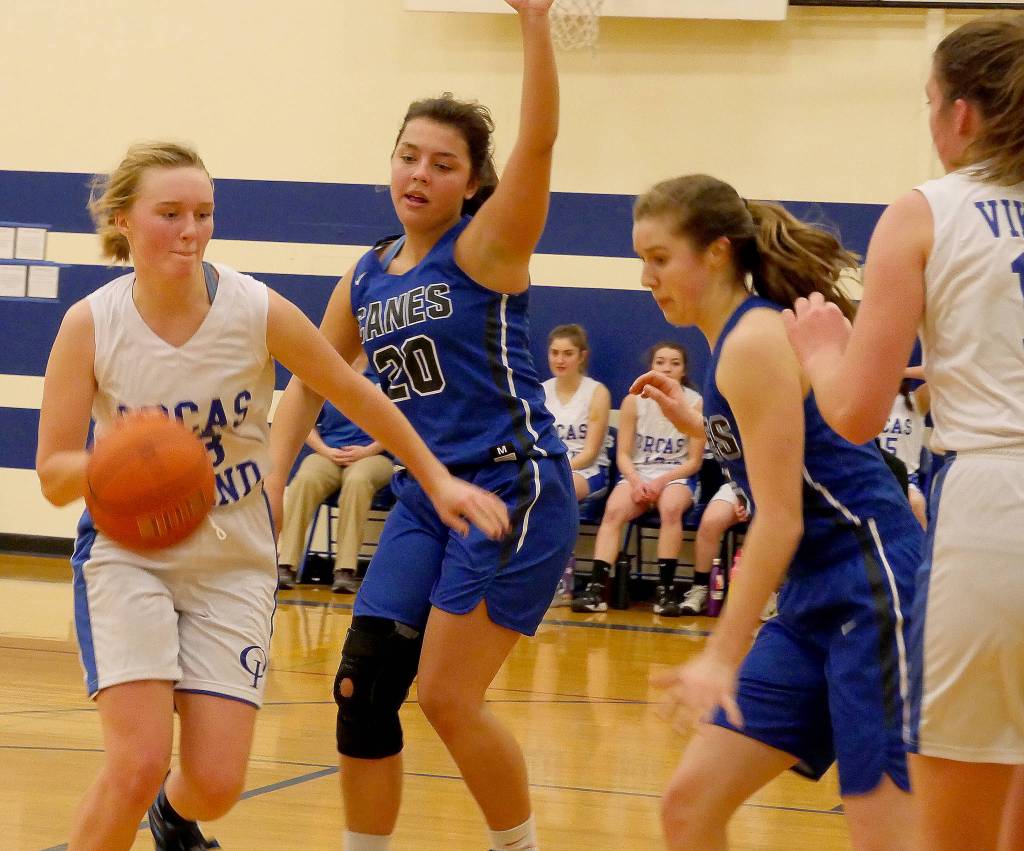 Orcas Vikings battle at home