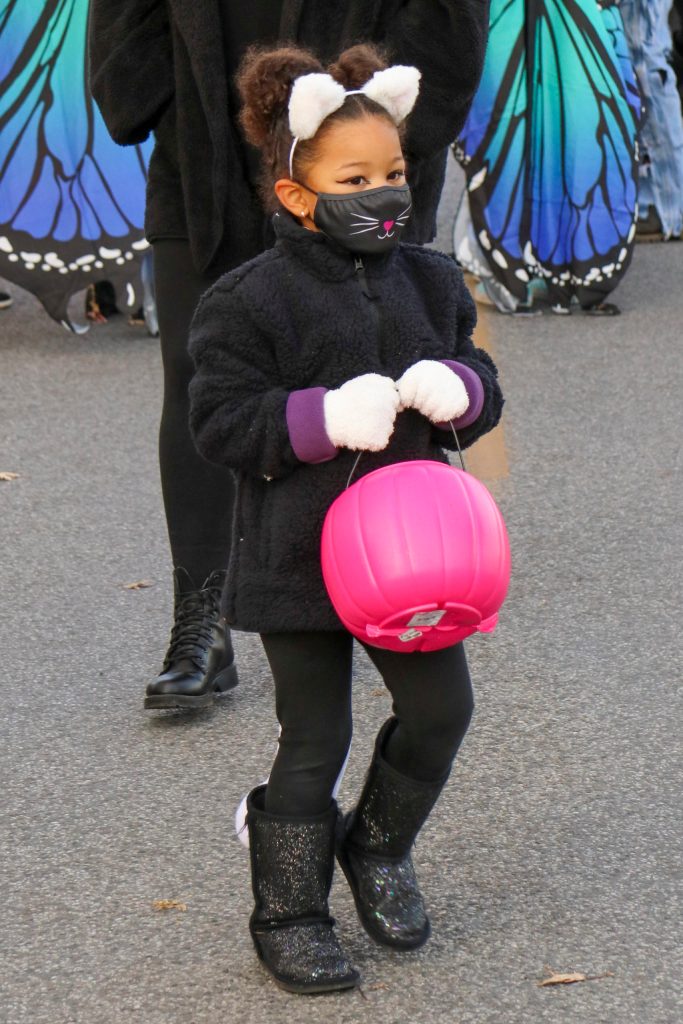 Mandi Johnson photo
Trick-or-treaters in Eastsound.