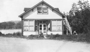 Shaw Island Historical Society photo
The Shaw Store in the 1930s, before the upstairs was converted into an apartment. Photograph used with permission from the Shaw Island Historical Society.