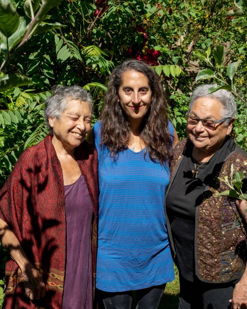 Rivkah, Jesica and Harriet./PHOTO BY DENNIS DEHART