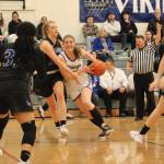 Corey Wiscomb photo.
Bethany Carter dips the shoulder below a La Conner defender on a drive to the hoop.