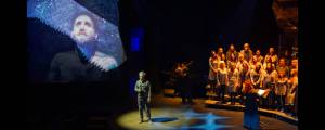 Jake Perrine and the Rock on the Rock Choir in a tribute to Luka Palisæde.