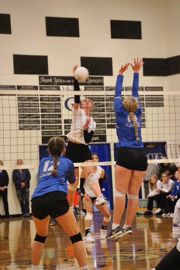 Corey Wiscomb photo
Bethany Carter with the kill.