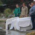 Heather Spaulding \ staff photo
Staff prepares to release the seals.