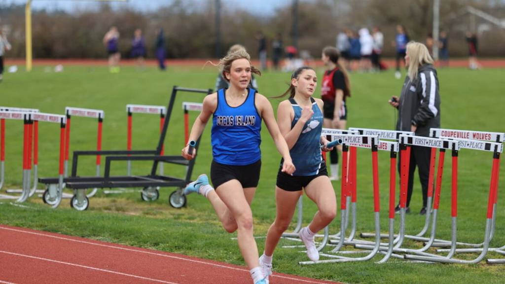 Alyson Stephens photo.
Orcas Viking Malia Martinolich ran a record-breaking 200 meter.