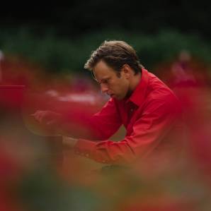 Since founding In a Landscape in 2016, classical pianist Hunter Noack has performed hundreds of concerts on a Steinway grand piano in settings across the U.S..