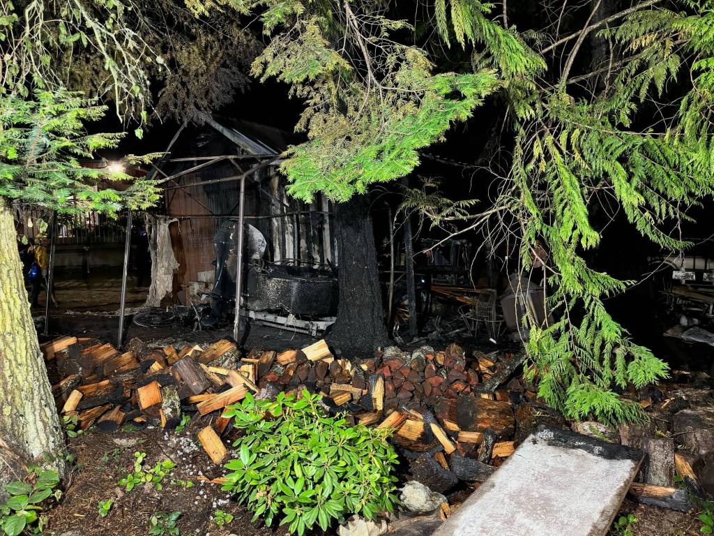 Monico Mackinnon photo.
Damage done by the fire.